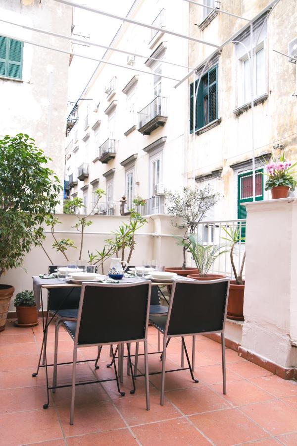 La Casa Del Nespolo, 2 Terrazzi E 2 Bagni In Centro Apartment Naples Exterior photo